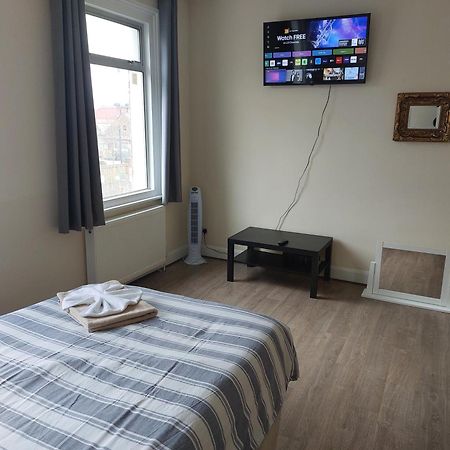 Family Friendly 3 Bedroom Flat Zone 2 - Children Stay Free! ロンドン エクステリア 写真