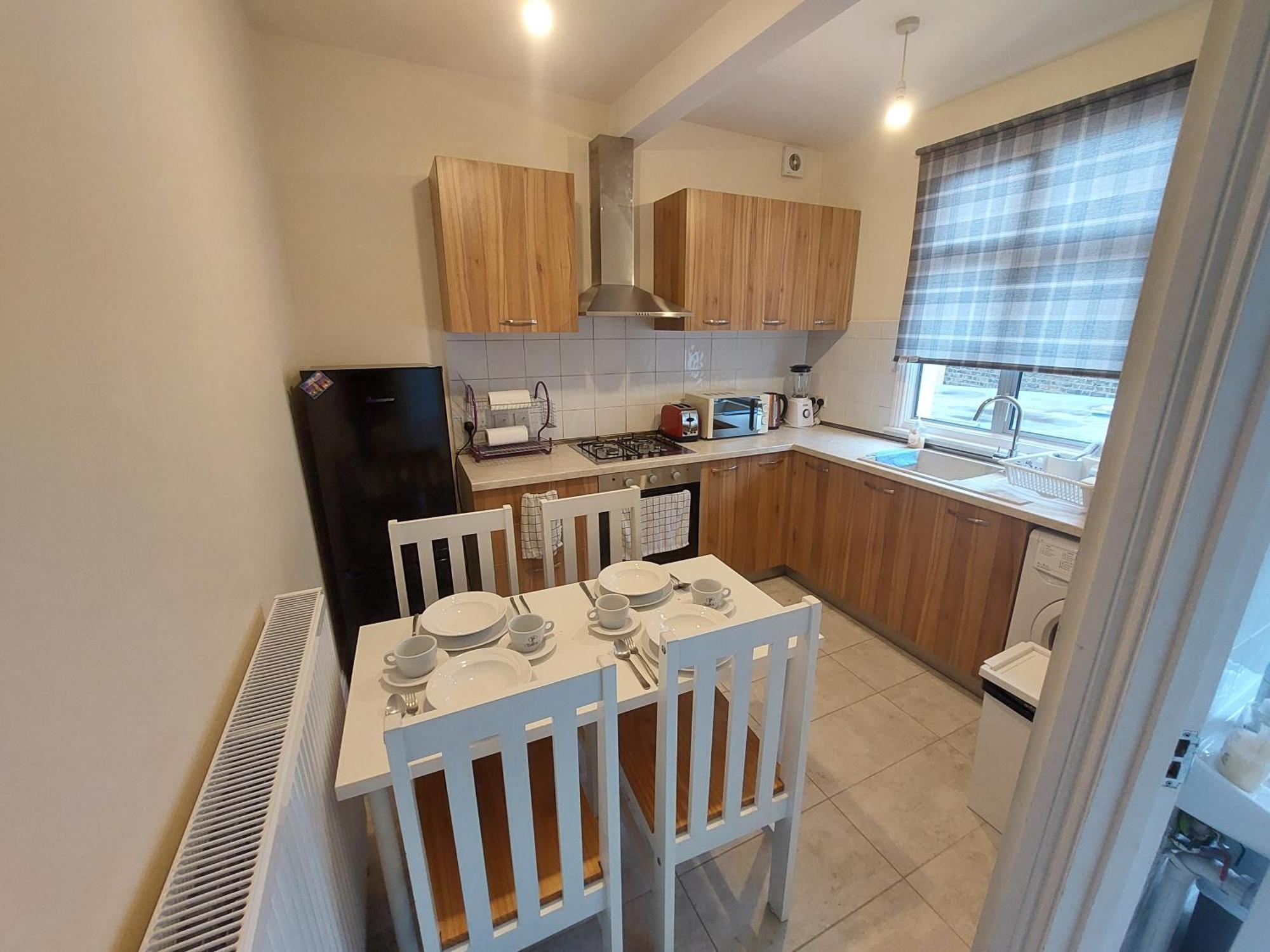 Family Friendly 3 Bedroom Flat Zone 2 - Children Stay Free! ロンドン エクステリア 写真